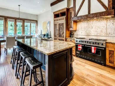 Posh Five Bedroom Luxury Ski Home Steps to Lift
